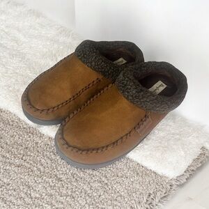 Dearfoams Brown & Black Moccasin-Style Loafers – Men's Small (US 7–8)